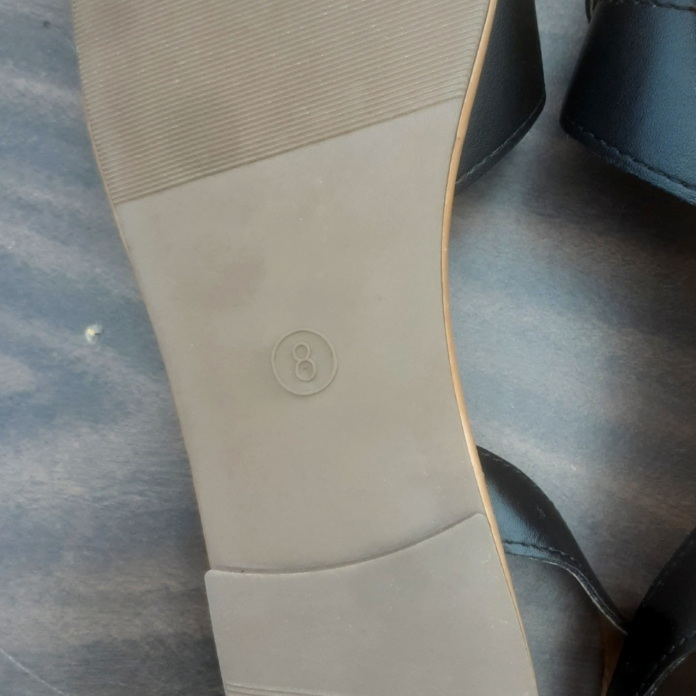 🍀3/15 🆕️ R2 black Sandals - Picture 5 of 5